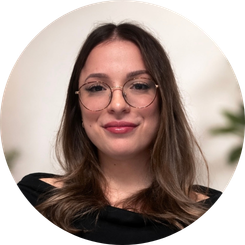 A photo of Cassandra Teaca.